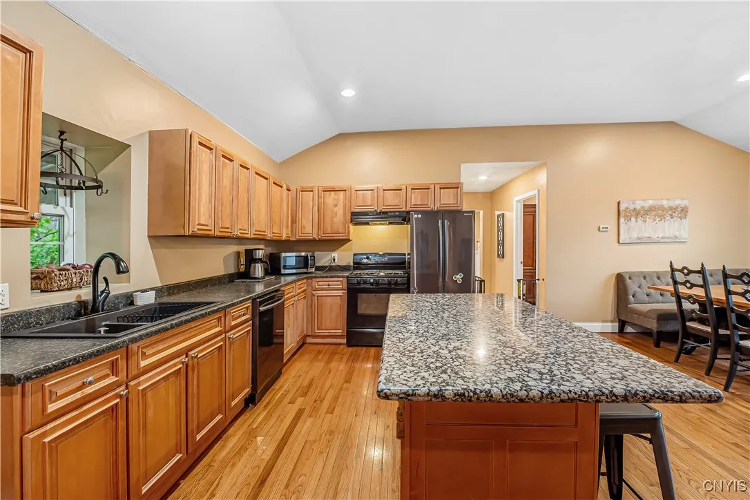2530 W Seneca Turnpike, Marcellus, New York 13108, Marcellus, New York 13108, 4 Bedrooms Bedrooms, 10 Rooms Rooms,3 BathroomsBathrooms,Residential,Closed,2530 W Seneca Turnpike, Marcellus, New York 13108,0,S1611356