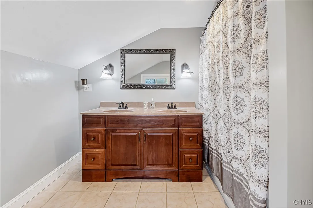 2530 W Seneca Turnpike, Marcellus, New York 13108, Marcellus, New York 13108, 4 Bedrooms Bedrooms, 10 Rooms Rooms,3 BathroomsBathrooms,Residential,Closed,2530 W Seneca Turnpike, Marcellus, New York 13108,0,S1611356
