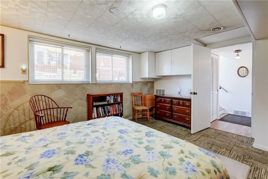 'FLEX SPACE' currently being used as a 3rd bedroom.