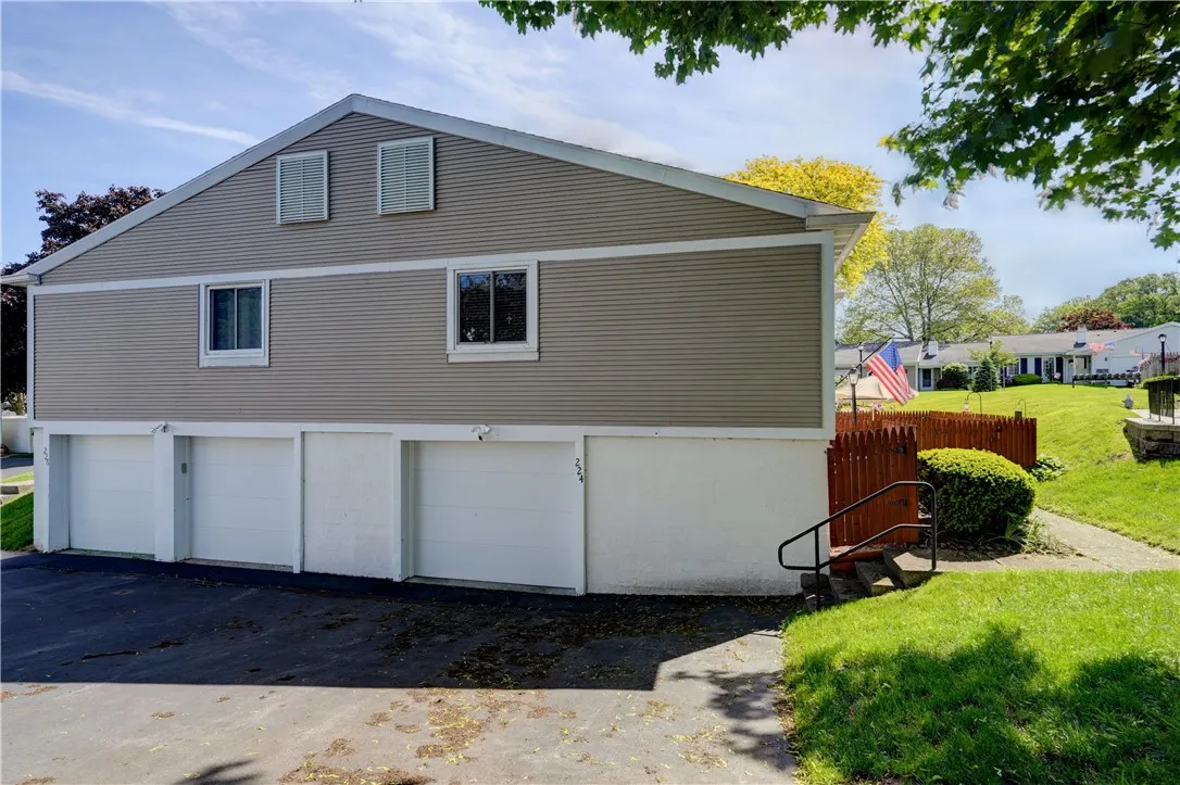1 car garage + 