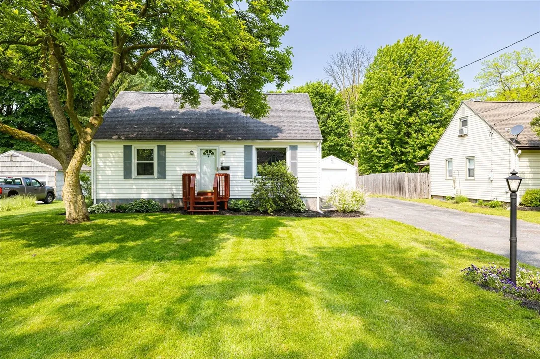 85 Varian Lane, Gates, New York 14624, Gates, New York 14624, 4 Bedrooms Bedrooms, 7 Rooms Rooms,2 BathroomsBathrooms,Residential,Closed,85 Varian Lane, Gates, New York 14624,R1609585