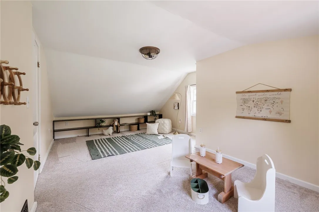 85 Varian Lane, Gates, New York 14624, Gates, New York 14624, 4 Bedrooms Bedrooms, 7 Rooms Rooms,2 BathroomsBathrooms,Residential,Closed,85 Varian Lane, Gates, New York 14624,R1609585