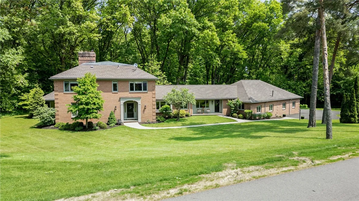 16 Landsdowne Lane, Pittsford, New York 14618, Pittsford, New York 14618, 4 Bedrooms Bedrooms, 14 Rooms Rooms,2 BathroomsBathrooms,Residential,Closed,16 Landsdowne Lane, Pittsford, New York 14618,R1612091