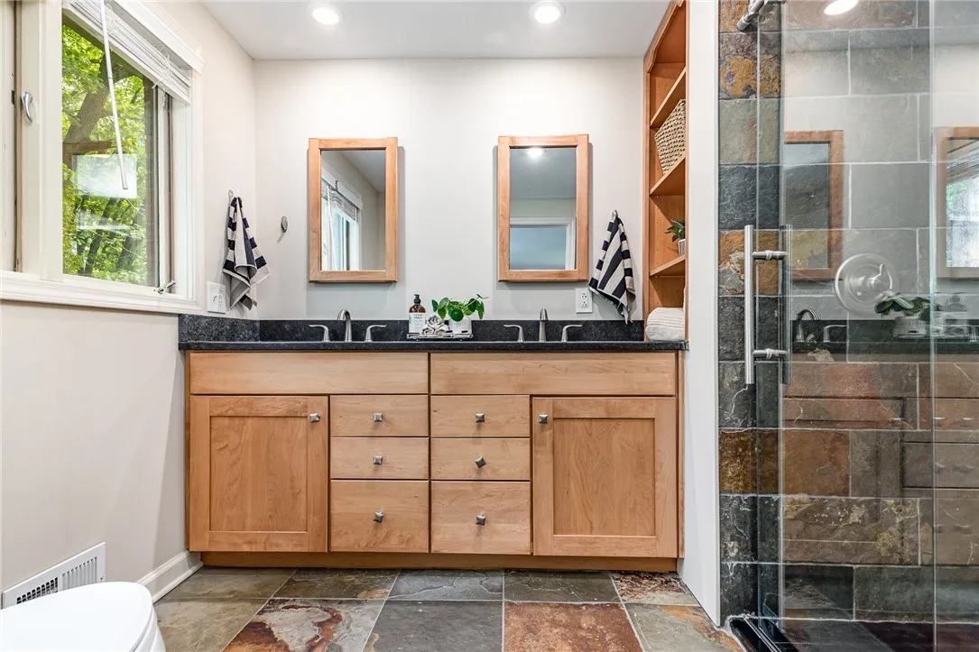 Primary en-suite bathroom.