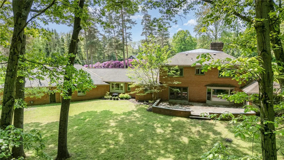 16 Landsdowne Lane, Pittsford, New York 14618, Pittsford, New York 14618, 4 Bedrooms Bedrooms, 14 Rooms Rooms,2 BathroomsBathrooms,Residential,Closed,16 Landsdowne Lane, Pittsford, New York 14618,R1612091