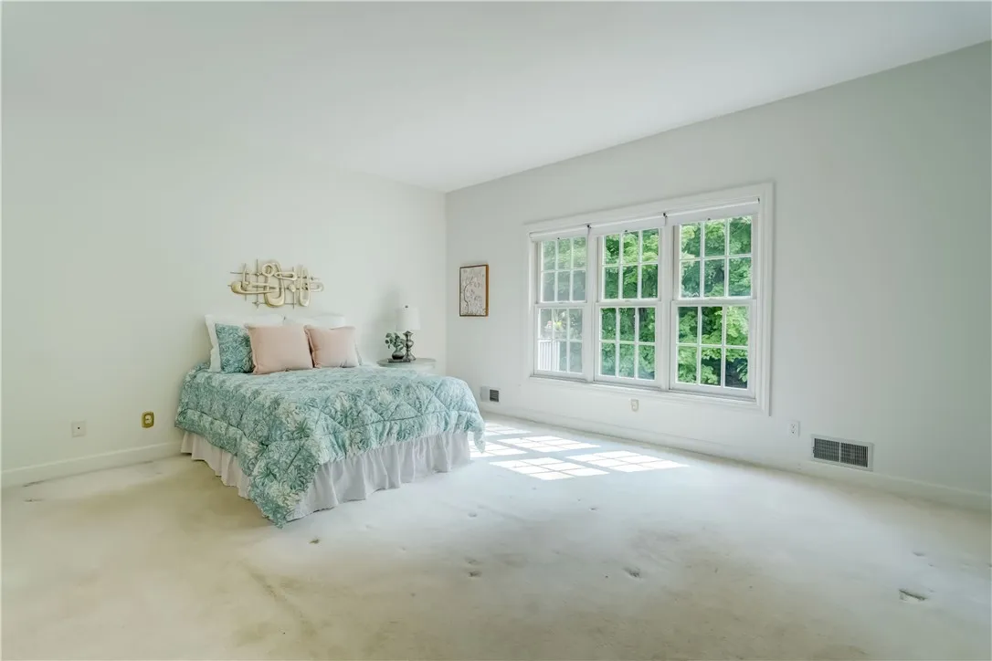 1st floor owner's suite