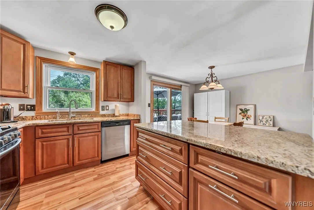 140 Harding Road, Amherst, New York 14221, Amherst, New York 14221, 3 Bedrooms Bedrooms, 8 Rooms Rooms,2 BathroomsBathrooms,Residential,Closed,140 Harding Road, Amherst, New York 14221,B1611075