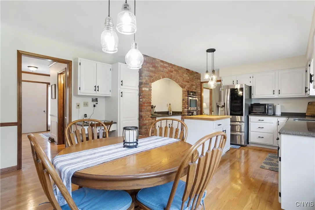 3 Landgrove Drive, Manlius, New York 13066, Manlius, New York 13066, 4 Bedrooms Bedrooms, 9 Rooms Rooms,2 BathroomsBathrooms,Residential,Closed,3 Landgrove Drive, Manlius, New York 13066,S1611828