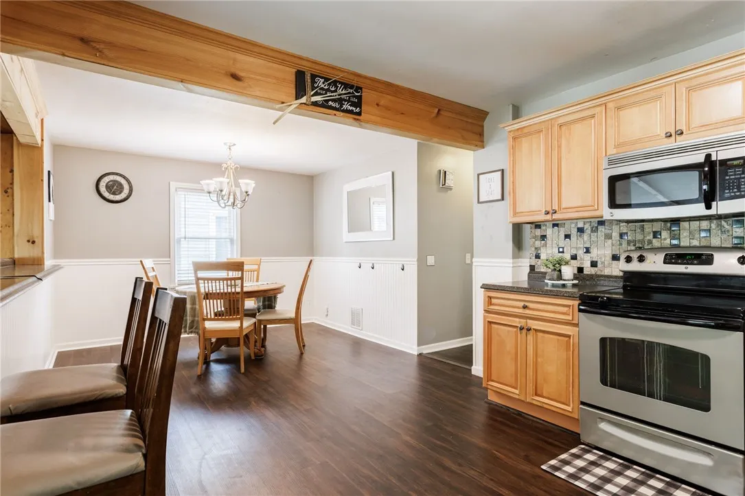 241 Lake Breeze Road, Greece, New York 14616, Greece, New York 14616, 3 Bedrooms Bedrooms, 6 Rooms Rooms,1 BathroomBathrooms,Residential,Closed,241 Lake Breeze Road, Greece, New York 14616,R1611522