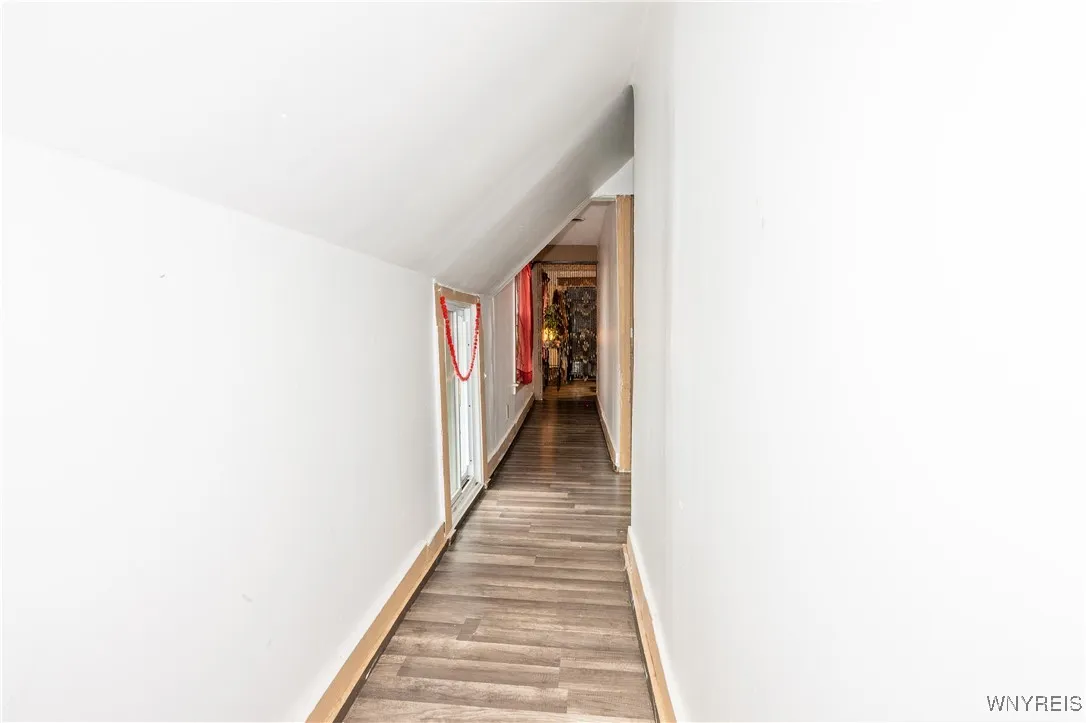 58 Bird Avenue, Buffalo, New York 14213, Buffalo, New York 14213, 5 Bedrooms Bedrooms, ,2 BathroomsBathrooms,Residential,For Sale,58 Bird Avenue, Buffalo, New York 14213,B1611490