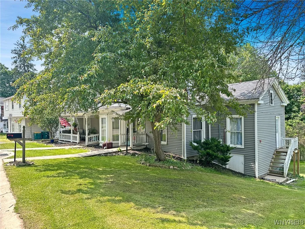 4 Park Road West, Castile, New York 14427, Castile, New York 14427, 3 Bedrooms Bedrooms, 8 Rooms Rooms,2 BathroomsBathrooms,Residential,For Sale,4 Park Road West, Castile, New York 14427,0,B1611710