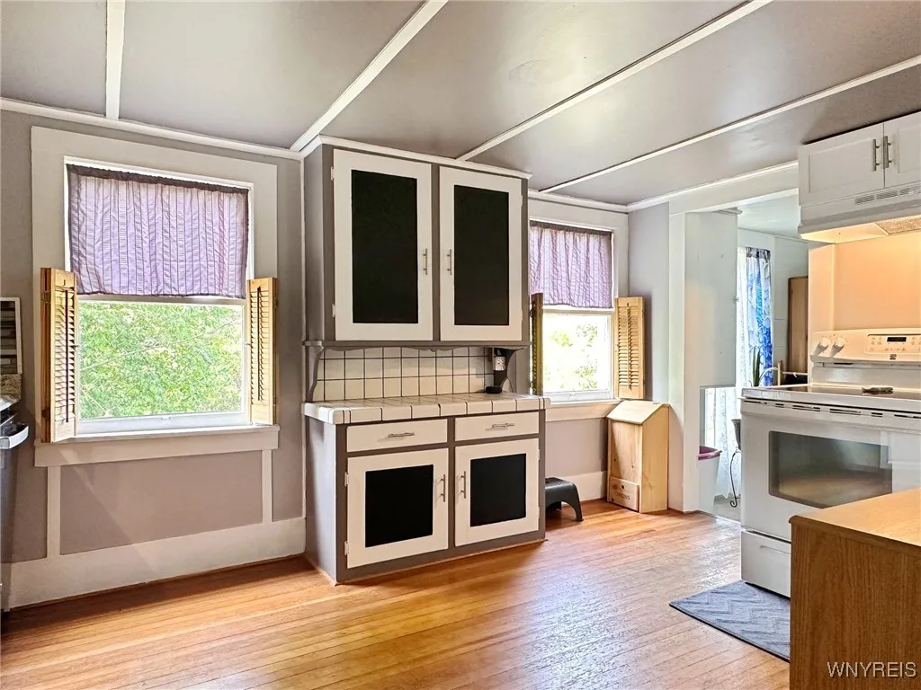 4 Park Road West, Castile, New York 14427, Castile, New York 14427, 3 Bedrooms Bedrooms, 8 Rooms Rooms,2 BathroomsBathrooms,Residential,For Sale,4 Park Road West, Castile, New York 14427,0,B1611710