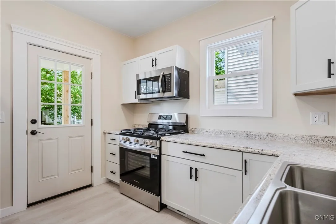1915 Bradford Avenue, Utica, New York 13501, Utica, New York 13501, 4 Bedrooms Bedrooms, 8 Rooms Rooms,1 BathroomBathrooms,Residential,Closed,1915 Bradford Avenue, Utica, New York 13501,S1612147