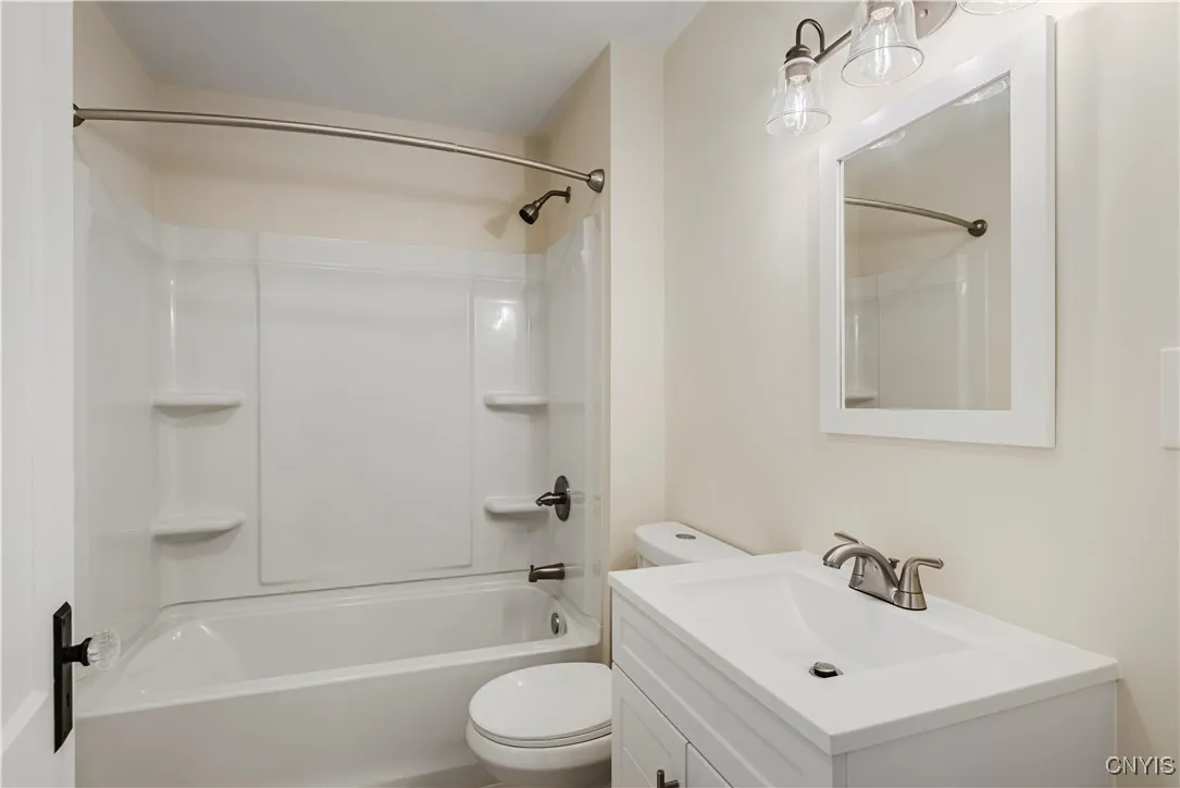 1915 Bradford Avenue, Utica, New York 13501, Utica, New York 13501, 4 Bedrooms Bedrooms, 8 Rooms Rooms,1 BathroomBathrooms,Residential,Closed,1915 Bradford Avenue, Utica, New York 13501,S1612147