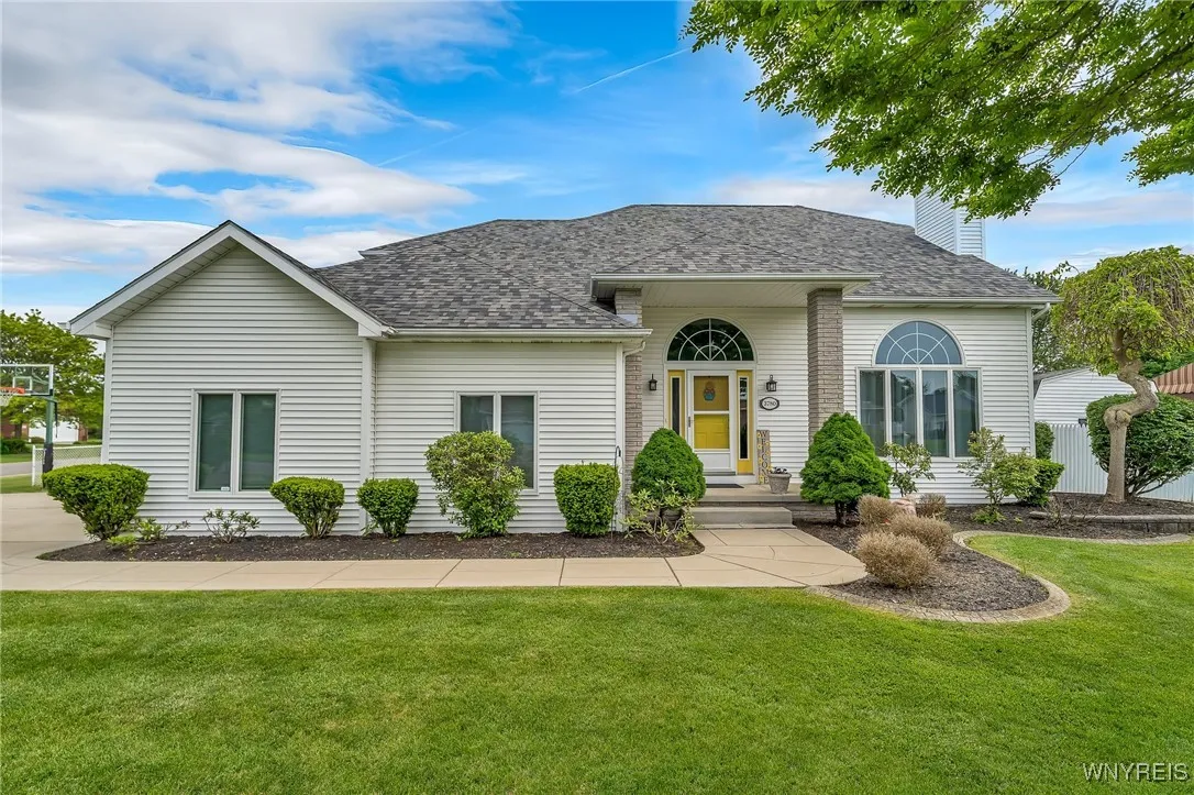 3780 Spice, Wheatfield, New York 14120, Wheatfield, New York 14120, 3 Bedrooms Bedrooms, 8 Rooms Rooms,2 BathroomsBathrooms,Residential,Closed,3780 Spice, Wheatfield, New York 14120,0,B1611015