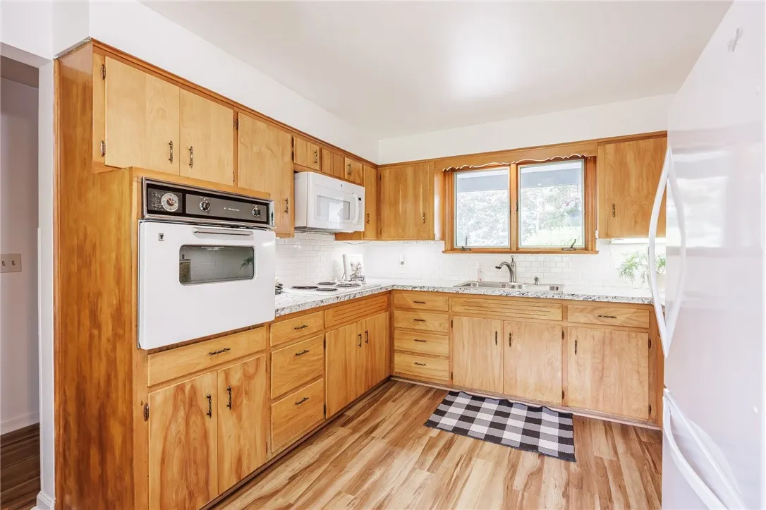 121 Brook Street, Parma, New York 14468, Parma, New York 14468, 3 Bedrooms Bedrooms, 6 Rooms Rooms,1 BathroomBathrooms,Residential,Closed,121 Brook Street, Parma, New York 14468,R1611612