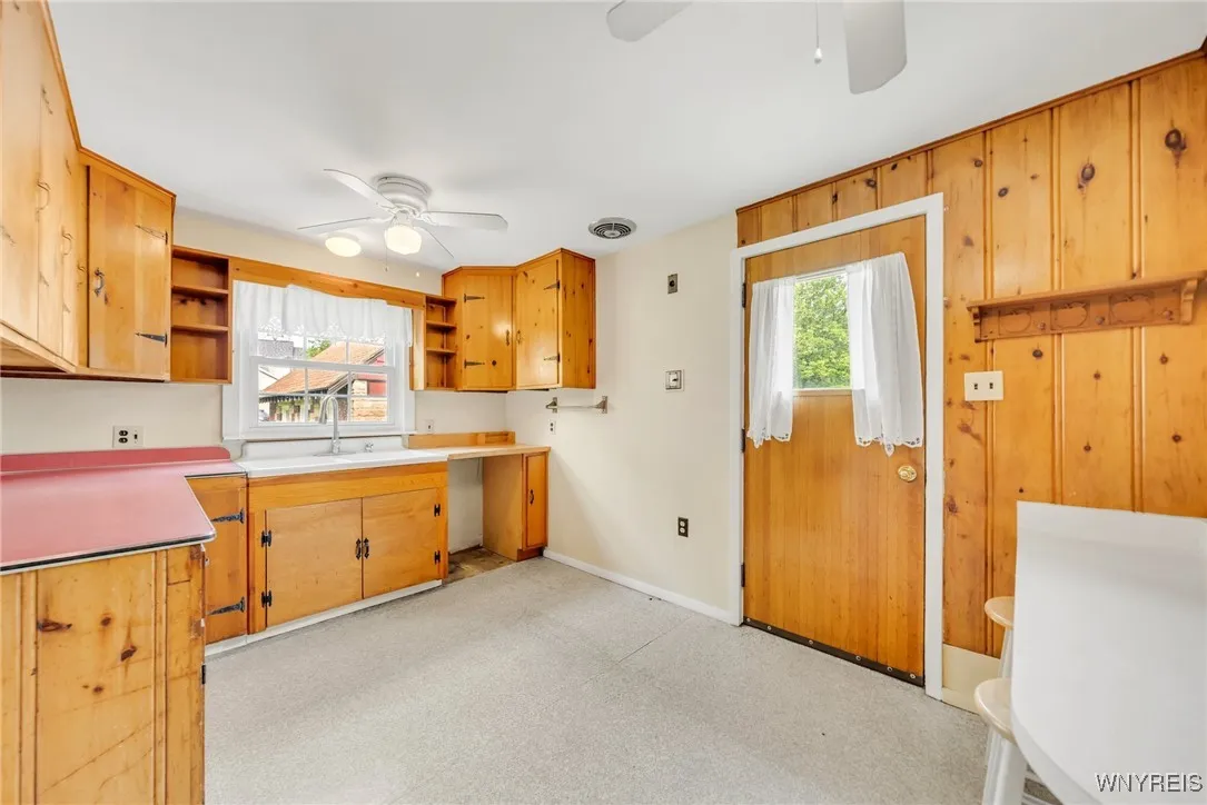 430 Getzville Road, Amherst, New York 14226, Amherst, New York 14226, 4 Bedrooms Bedrooms, 6 Rooms Rooms,2 BathroomsBathrooms,Residential,Closed,430 Getzville Road, Amherst, New York 14226,B1611401