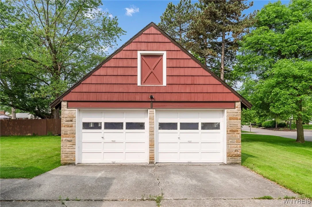 430 Getzville Road, Amherst, New York 14226, Amherst, New York 14226, 4 Bedrooms Bedrooms, 6 Rooms Rooms,2 BathroomsBathrooms,Residential,Closed,430 Getzville Road, Amherst, New York 14226,B1611401