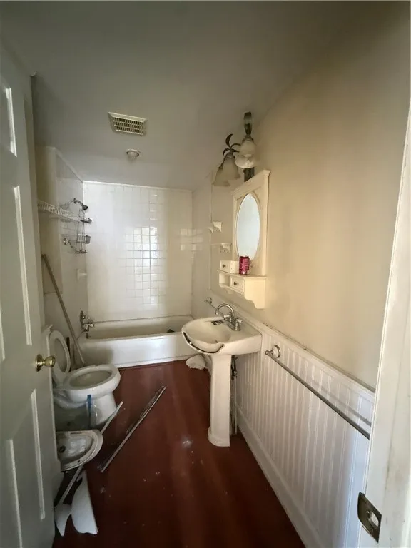113 Mccaffrey Avenue, Amsterdam, New York 12086, Amsterdam, New York 12086, 2 Bedrooms Bedrooms, 5 Rooms Rooms,1 BathroomBathrooms,Residential,Closed,113 Mccaffrey Avenue, Amsterdam, New York 12086,0,R1612261