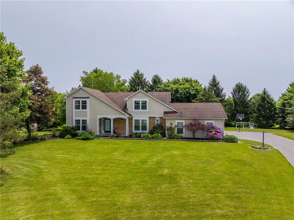 6 Barben Circle, Mendon, New York 14506, Mendon, New York 14506, 4 Bedrooms Bedrooms, 12 Rooms Rooms,2 BathroomsBathrooms,Residential,Closed,6 Barben Circle, Mendon, New York 14506,R1611598