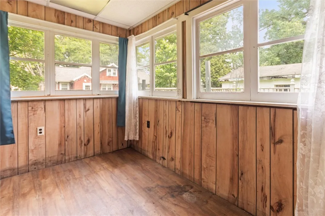 206 Dearcop Drive, Gates, New York 14624, Gates, New York 14624, 4 Bedrooms Bedrooms, 6 Rooms Rooms,2 BathroomsBathrooms,Residential,Closed,206 Dearcop Drive, Gates, New York 14624,R1608980