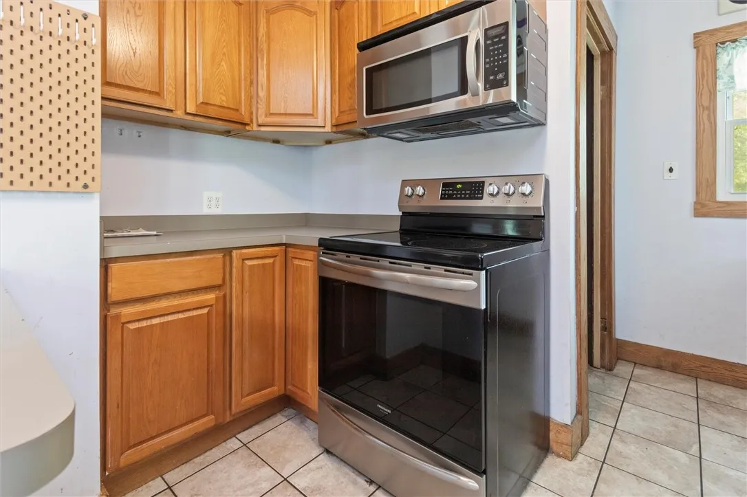 206 Dearcop Drive, Gates, New York 14624, Gates, New York 14624, 4 Bedrooms Bedrooms, 6 Rooms Rooms,2 BathroomsBathrooms,Residential,Closed,206 Dearcop Drive, Gates, New York 14624,R1608980