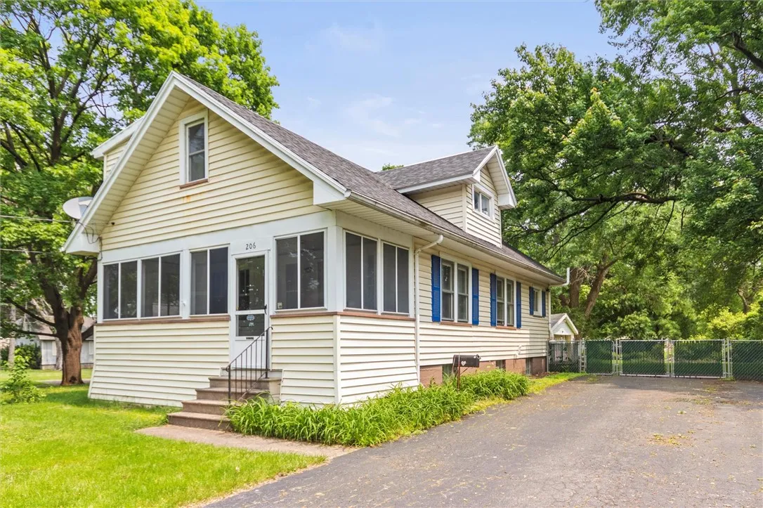 206 Dearcop Drive, Gates, New York 14624, Gates, New York 14624, 4 Bedrooms Bedrooms, 6 Rooms Rooms,2 BathroomsBathrooms,Residential,Closed,206 Dearcop Drive, Gates, New York 14624,R1608980