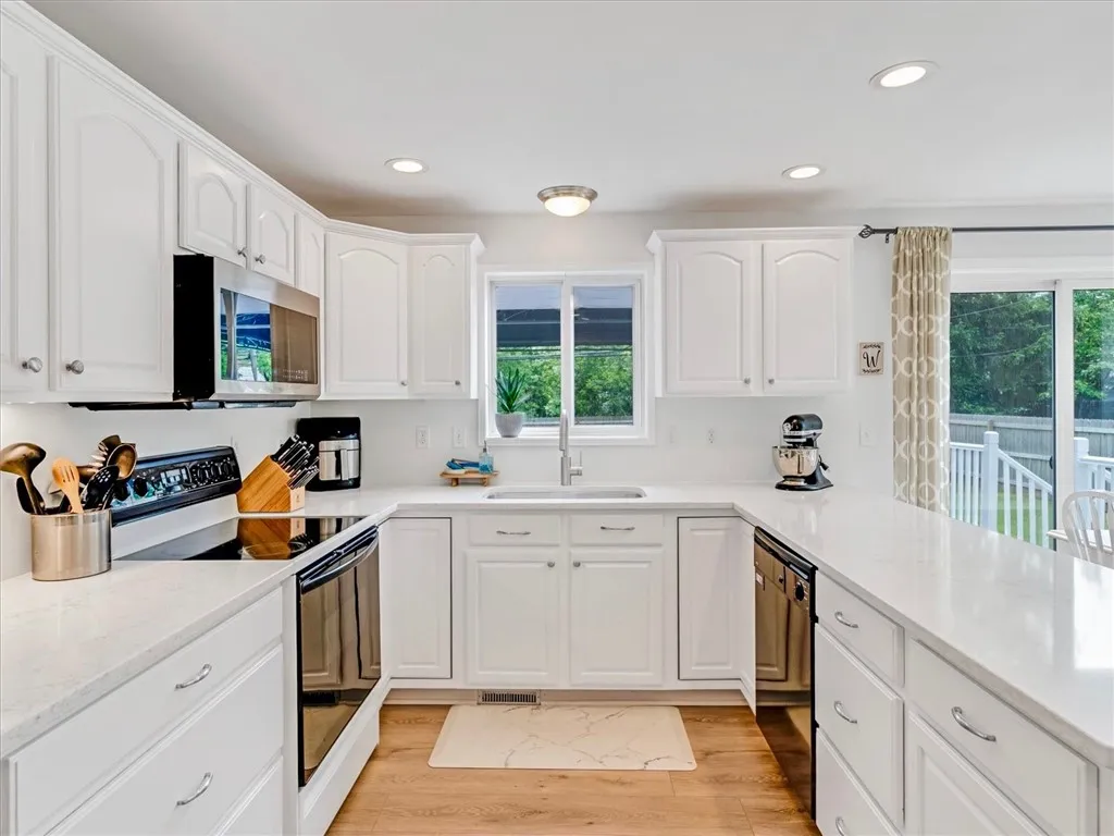 Updated kitchen with Quartz counters