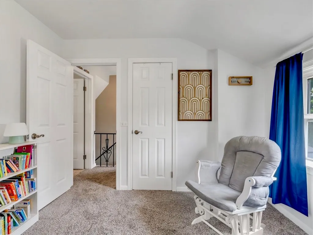2nd bedroom