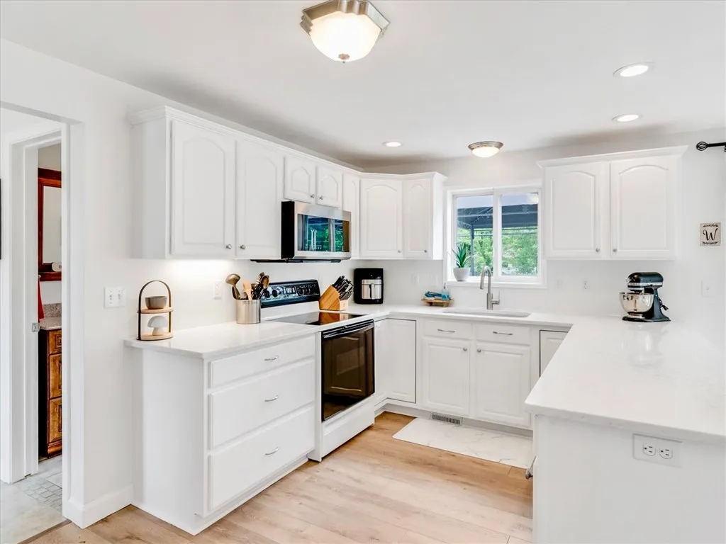 Updated kitchen with Quartz counters