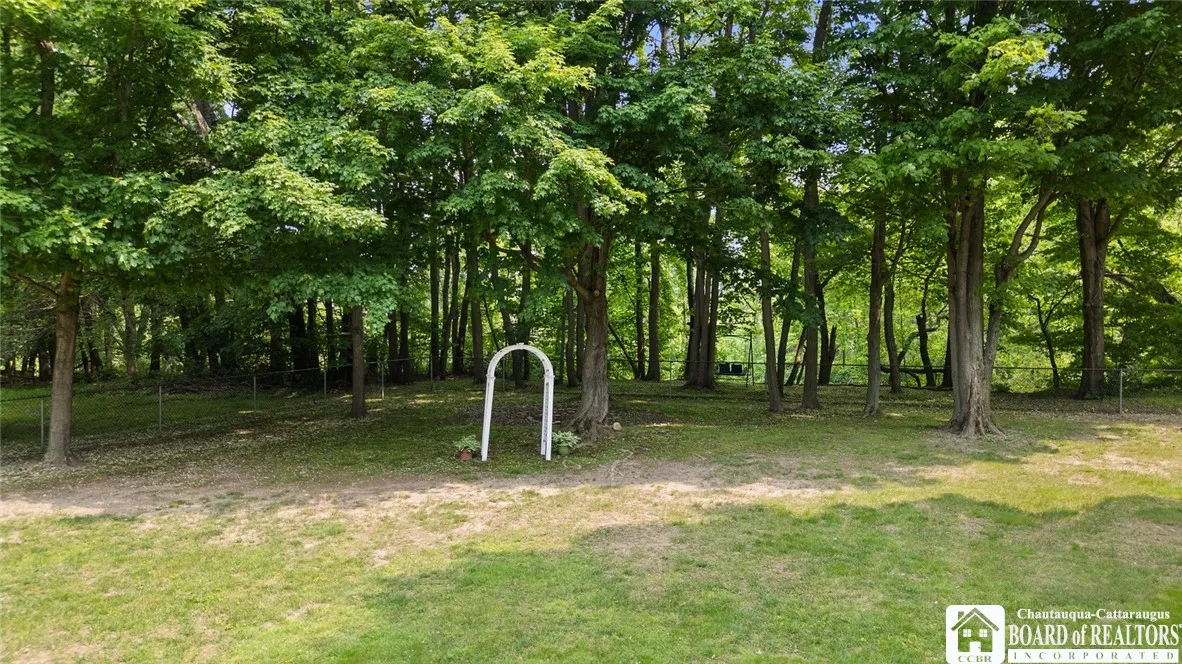 10348 Chestnut Road, Pomfret, New York 14048, Pomfret, New York 14048, 4 Bedrooms Bedrooms, 13 Rooms Rooms,2 BathroomsBathrooms,Residential,For Sale,10348 Chestnut Road, Pomfret, New York 14048,R1612099