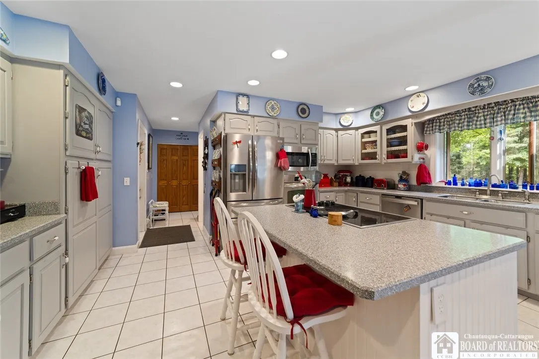 10348 Chestnut Road, Pomfret, New York 14048, Pomfret, New York 14048, 4 Bedrooms Bedrooms, 13 Rooms Rooms,2 BathroomsBathrooms,Residential,For Sale,10348 Chestnut Road, Pomfret, New York 14048,R1612099