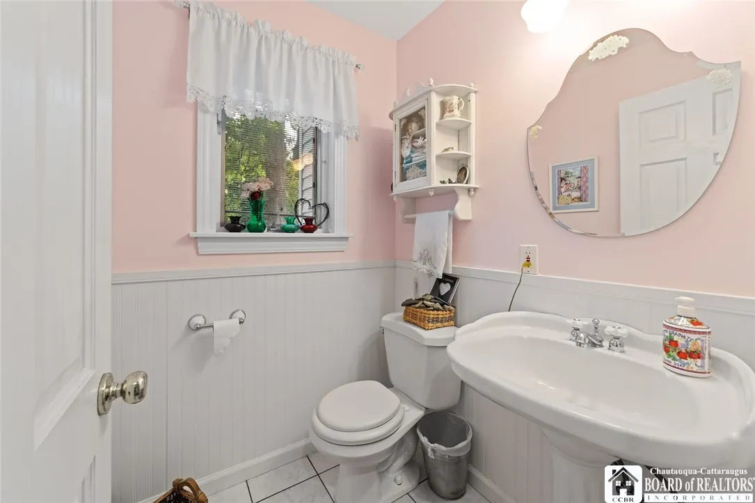 10348 Chestnut Road, Pomfret, New York 14048, Pomfret, New York 14048, 4 Bedrooms Bedrooms, 13 Rooms Rooms,2 BathroomsBathrooms,Residential,For Sale,10348 Chestnut Road, Pomfret, New York 14048,R1612099