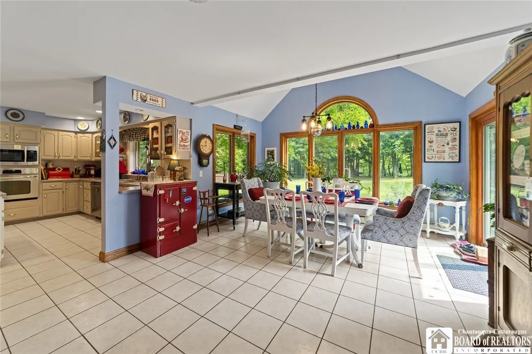 10348 Chestnut Road, Pomfret, New York 14048, Pomfret, New York 14048, 4 Bedrooms Bedrooms, 13 Rooms Rooms,2 BathroomsBathrooms,Residential,For Sale,10348 Chestnut Road, Pomfret, New York 14048,R1612099