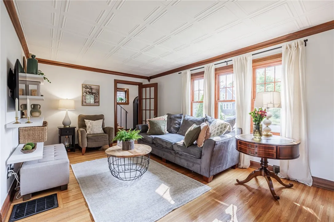 210 Carling Road, Rochester, New York 14610, Rochester, New York 14610, 3 Bedrooms Bedrooms, 7 Rooms Rooms,1 BathroomBathrooms,Residential,Closed,210 Carling Road, Rochester, New York 14610,R1610011
