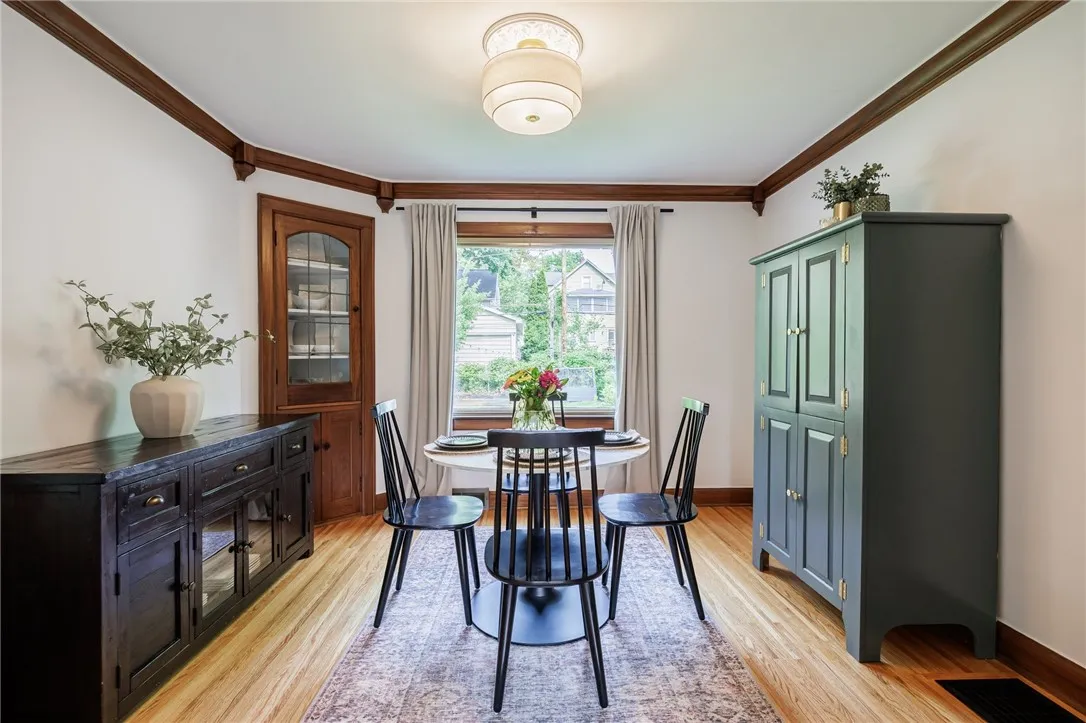 210 Carling Road, Rochester, New York 14610, Rochester, New York 14610, 3 Bedrooms Bedrooms, 7 Rooms Rooms,1 BathroomBathrooms,Residential,Closed,210 Carling Road, Rochester, New York 14610,R1610011