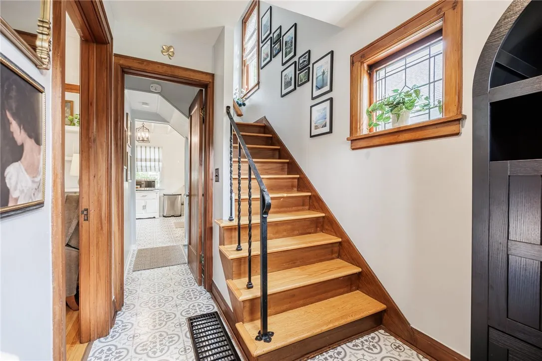 210 Carling Road, Rochester, New York 14610, Rochester, New York 14610, 3 Bedrooms Bedrooms, 7 Rooms Rooms,1 BathroomBathrooms,Residential,Closed,210 Carling Road, Rochester, New York 14610,R1610011