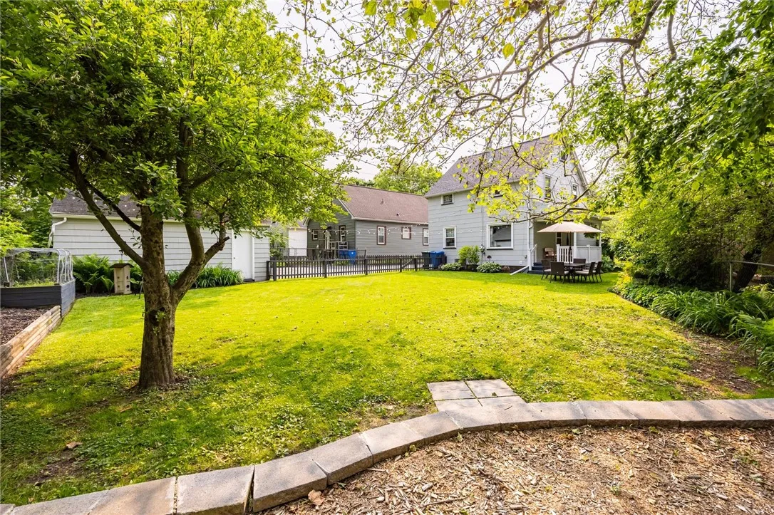 210 Carling Road, Rochester, New York 14610, Rochester, New York 14610, 3 Bedrooms Bedrooms, 7 Rooms Rooms,1 BathroomBathrooms,Residential,Closed,210 Carling Road, Rochester, New York 14610,R1610011