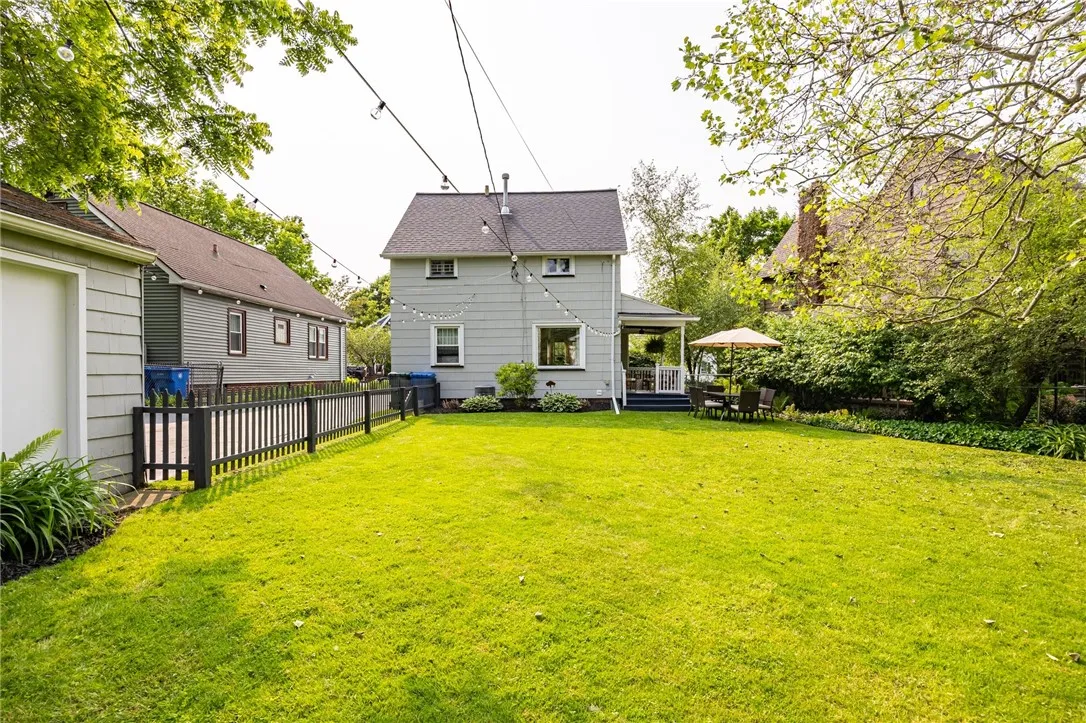 210 Carling Road, Rochester, New York 14610, Rochester, New York 14610, 3 Bedrooms Bedrooms, 7 Rooms Rooms,1 BathroomBathrooms,Residential,Closed,210 Carling Road, Rochester, New York 14610,R1610011