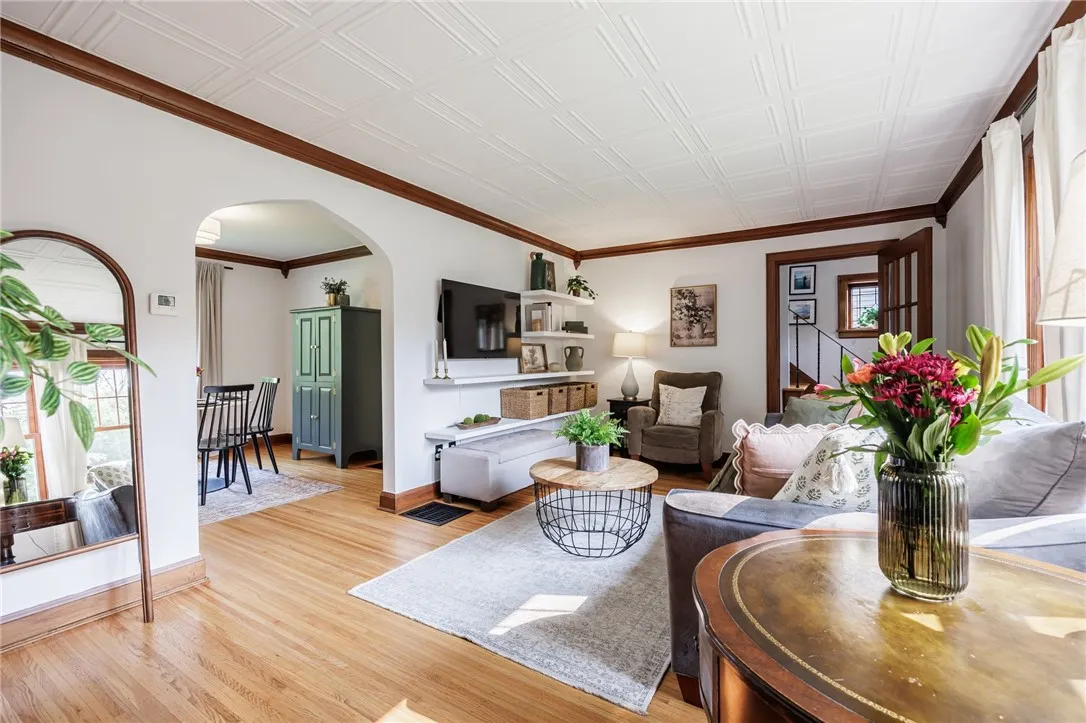 210 Carling Road, Rochester, New York 14610, Rochester, New York 14610, 3 Bedrooms Bedrooms, 7 Rooms Rooms,1 BathroomBathrooms,Residential,Closed,210 Carling Road, Rochester, New York 14610,R1610011