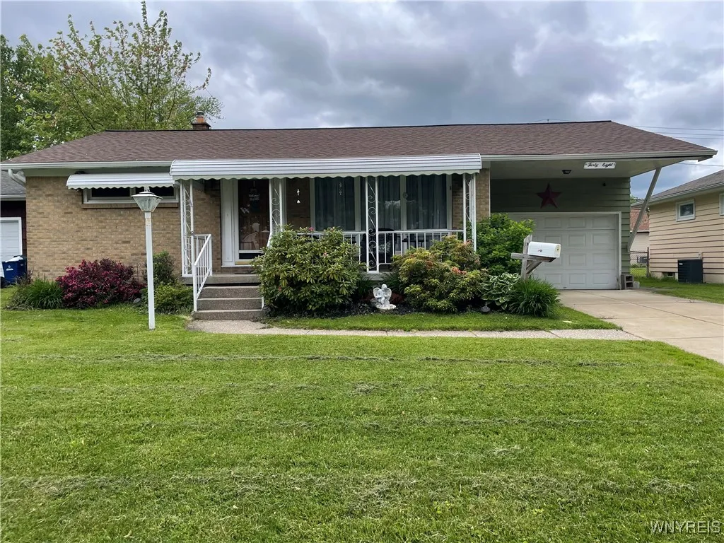 48 Ward Court, Buffalo, New York 14220, Buffalo, New York 14220, 3 Bedrooms Bedrooms, 5 Rooms Rooms,1 BathroomBathrooms,Residential,Closed,48 Ward Court, Buffalo, New York 14220,0,B1612303