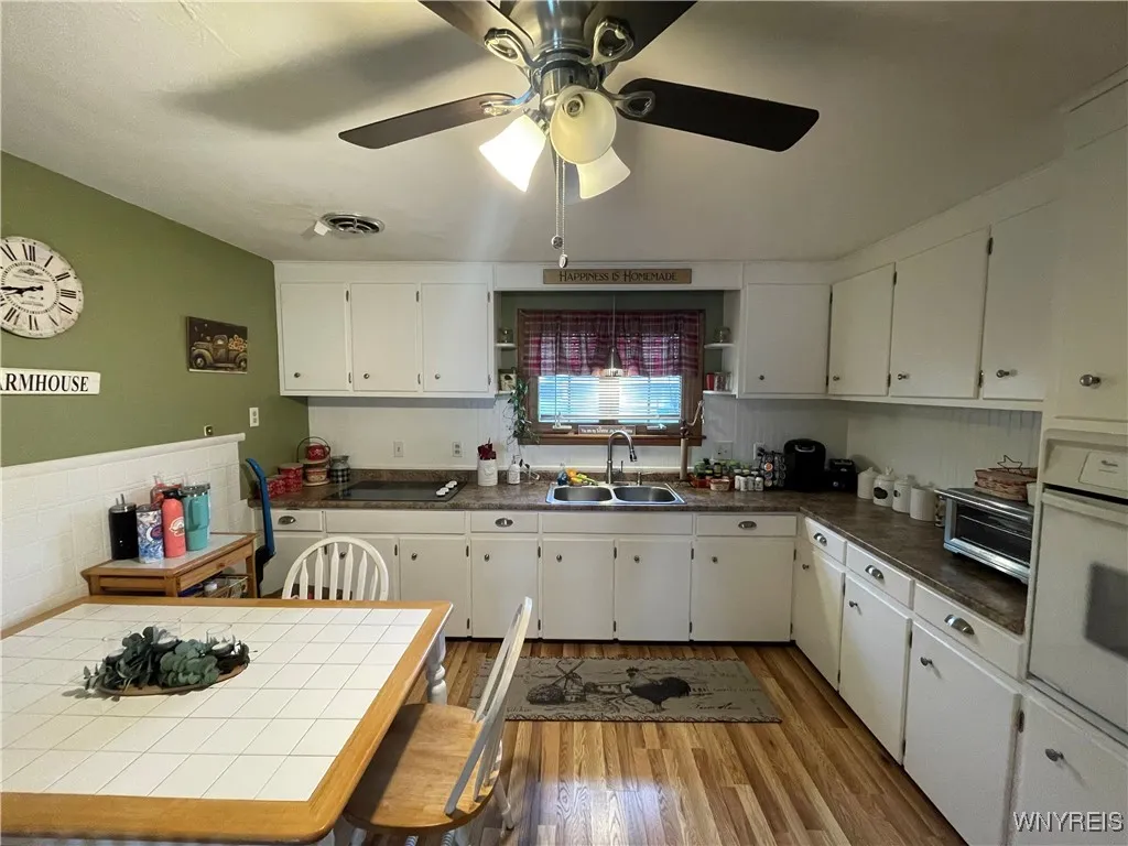 48 Ward Court, Buffalo, New York 14220, Buffalo, New York 14220, 3 Bedrooms Bedrooms, 5 Rooms Rooms,1 BathroomBathrooms,Residential,Closed,48 Ward Court, Buffalo, New York 14220,0,B1612303