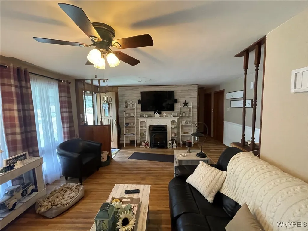 48 Ward Court, Buffalo, New York 14220, Buffalo, New York 14220, 3 Bedrooms Bedrooms, 5 Rooms Rooms,1 BathroomBathrooms,Residential,Closed,48 Ward Court, Buffalo, New York 14220,0,B1612303