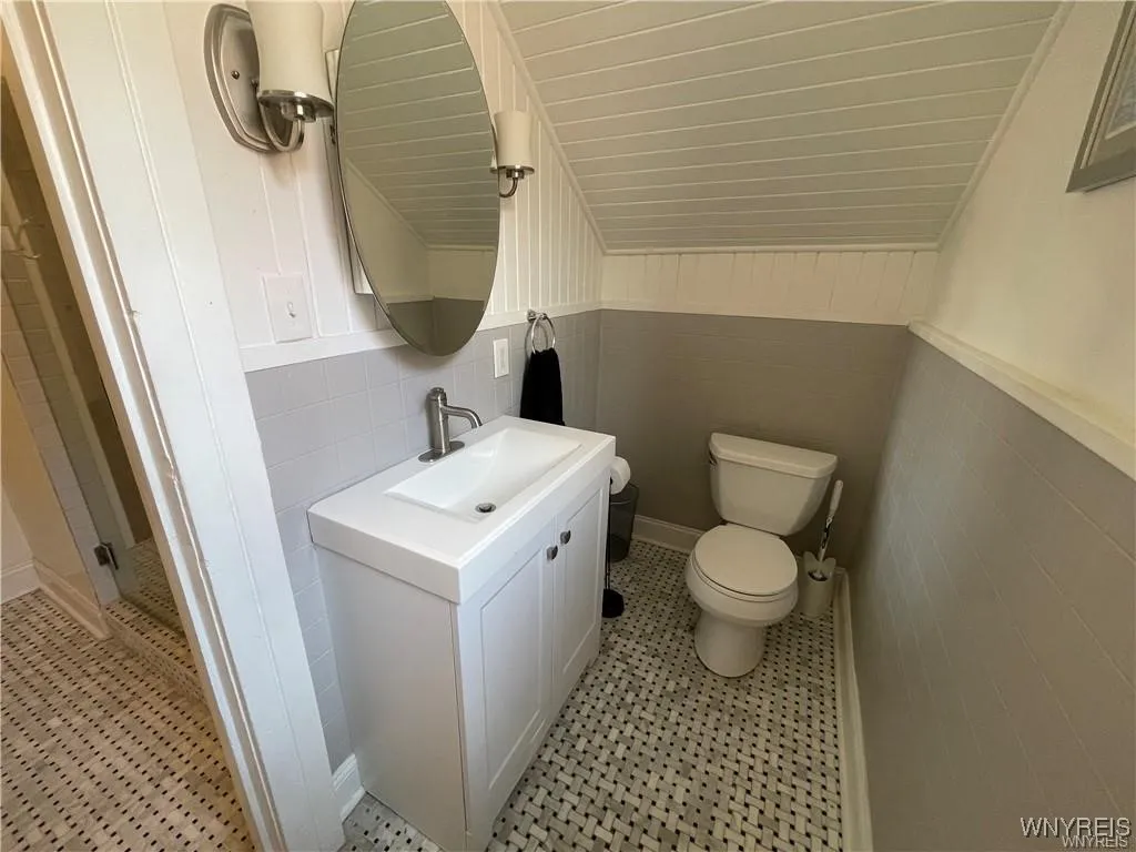 1115 Delaware Avenue Lower, Buffalo, New York 1420, Buffalo, New York 14209, 4 Bedrooms Bedrooms, 8 Rooms Rooms,2 BathroomsBathrooms,Residential Lease,Closed,1115 Delaware Avenue Lower, Buffalo, New York 1420,B1612311