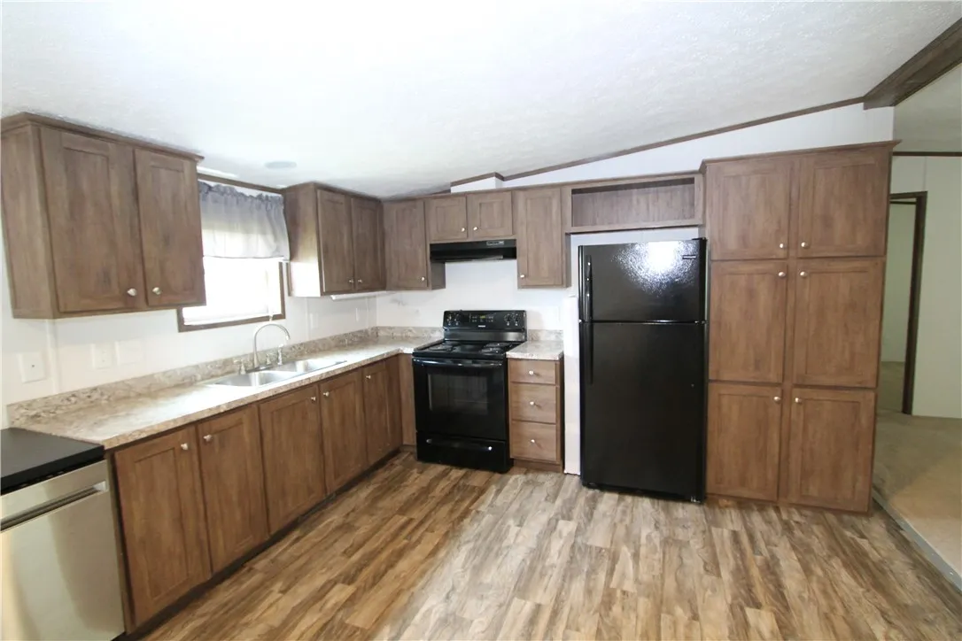 11 Bittersweet Drive, Penfield, New York 14625, Penfield, New York 14625, 3 Bedrooms Bedrooms, 8 Rooms Rooms,2 BathroomsBathrooms,Residential,Closed,11 Bittersweet Drive, Penfield, New York 14625,0,R1612068