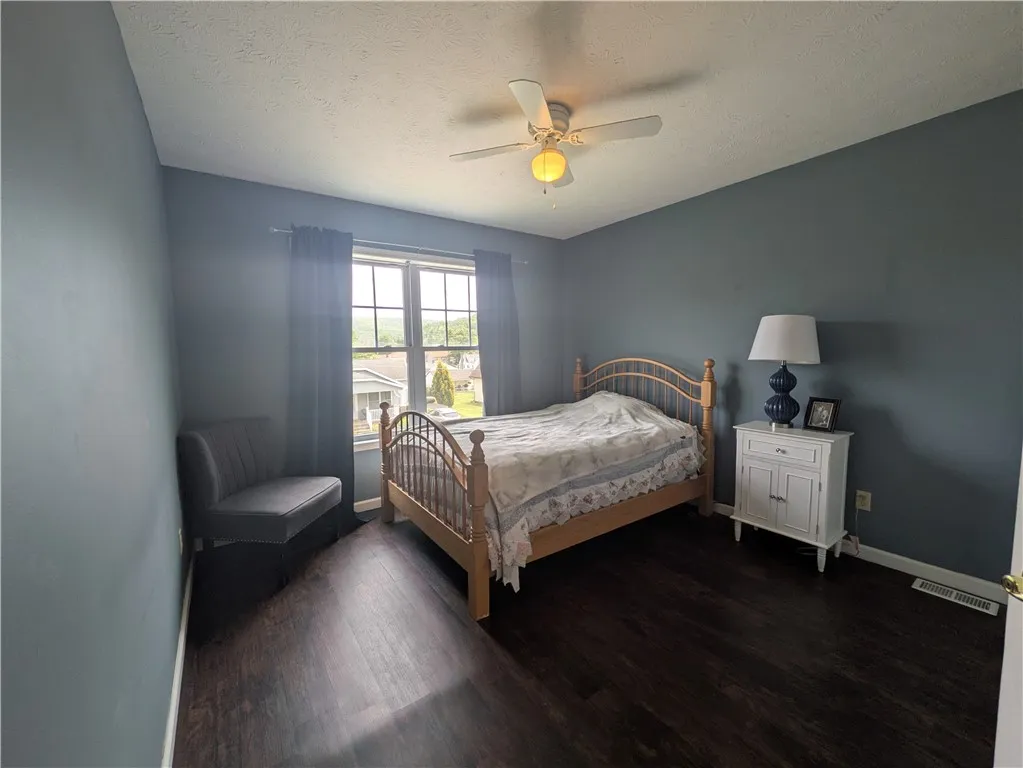 220 North Onofrio Street, Bradford-city, Pennsylva, Bradford City, Pennsylvania 16701, 3 Bedrooms Bedrooms, 8 Rooms Rooms,2 BathroomsBathrooms,Residential,Closed,220 North Onofrio Street, Bradford-city, Pennsylva,0,R1612315