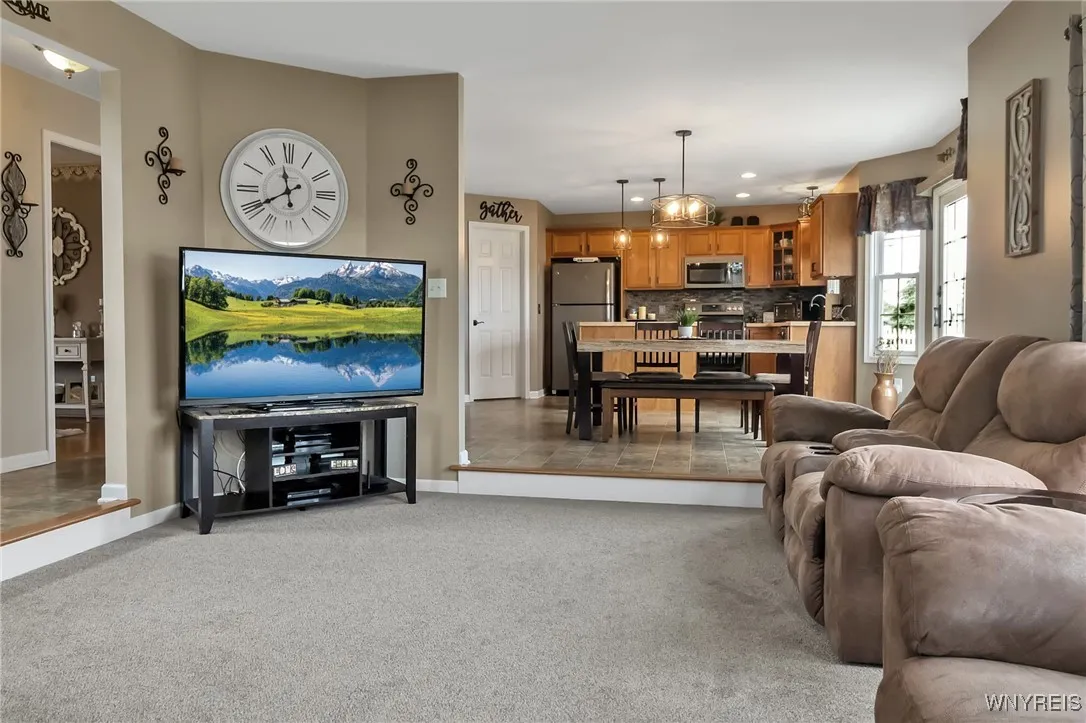 2781 Thornwoods Drive, Wheatfield, New York 14304, Wheatfield, New York 14304, 3 Bedrooms Bedrooms, 10 Rooms Rooms,2 BathroomsBathrooms,Residential,Closed,2781 Thornwoods Drive, Wheatfield, New York 14304,B1612305