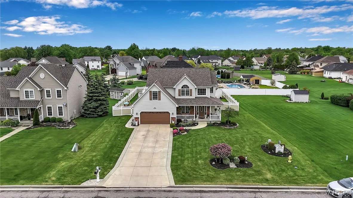 2781 Thornwoods Drive, Wheatfield, New York 14304, Wheatfield, New York 14304, 3 Bedrooms Bedrooms, 10 Rooms Rooms,2 BathroomsBathrooms,Residential,Closed,2781 Thornwoods Drive, Wheatfield, New York 14304,B1612305