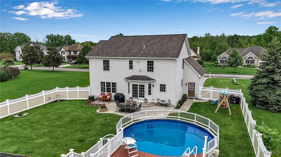 2781 Thornwoods Drive, Wheatfield, New York 14304, Wheatfield, New York 14304, 3 Bedrooms Bedrooms, 10 Rooms Rooms,2 BathroomsBathrooms,Residential,Closed,2781 Thornwoods Drive, Wheatfield, New York 14304,B1612305