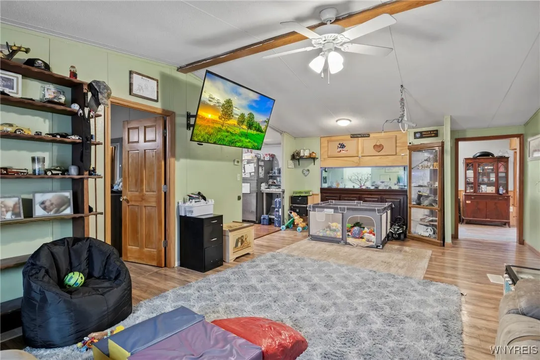 909 Hollywood Dr, Lockport-town, New York 14094, Lockport Town, New York 14094, 3 Bedrooms Bedrooms, 8 Rooms Rooms,2 BathroomsBathrooms,Residential,Closed,909 Hollywood Dr, Lockport-town, New York 14094,0,B1612299